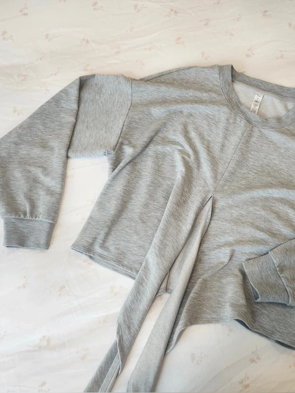 ALO Yoga Grey Tie-Front Cropped Sweatshirt - Picture 3 of 5